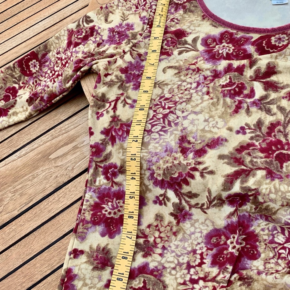 Liz Claiborne Floral Top - Picture 3 of 7